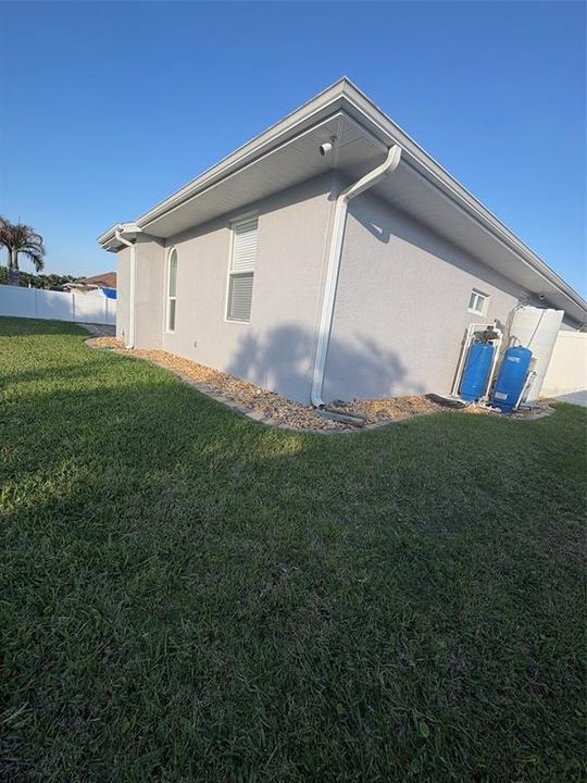 For Sale: $389,000 (3 beds, 2 baths, 1784 Square Feet)
