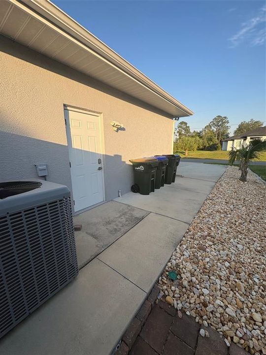 For Sale: $389,000 (3 beds, 2 baths, 1784 Square Feet)