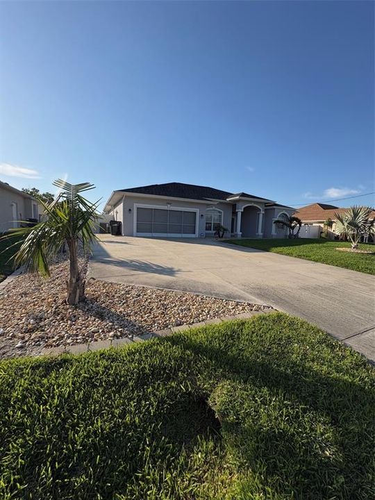 For Sale: $389,000 (3 beds, 2 baths, 1784 Square Feet)