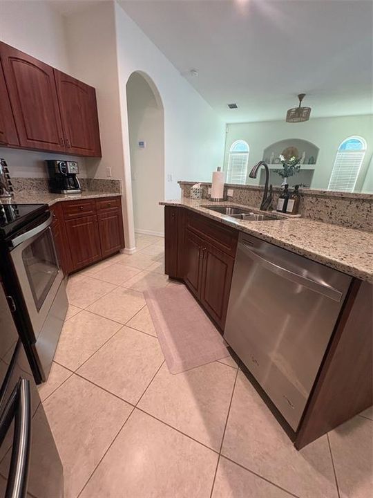 For Sale: $389,000 (3 beds, 2 baths, 1784 Square Feet)