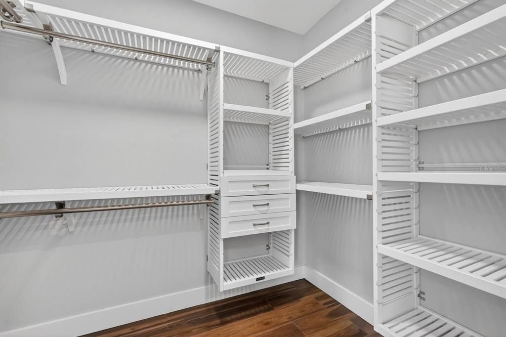 For Sale: $550,000 (3 beds, 2 baths, 2014 Square Feet)