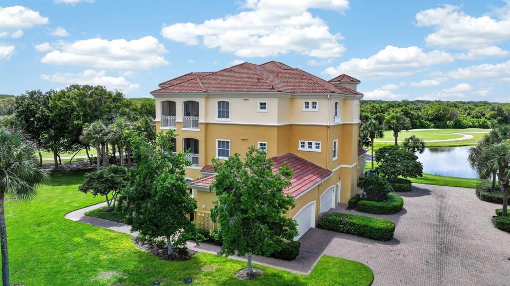 For Sale: $550,000 (3 beds, 2 baths, 2014 Square Feet)