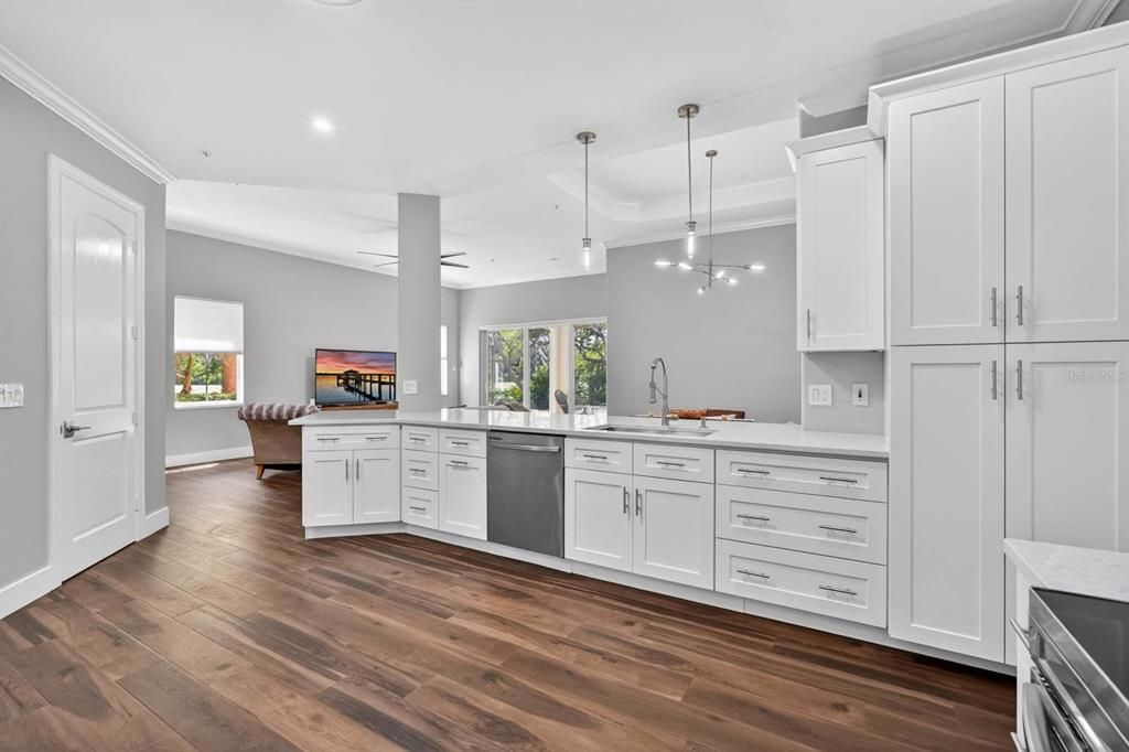 For Sale: $550,000 (3 beds, 2 baths, 2014 Square Feet)
