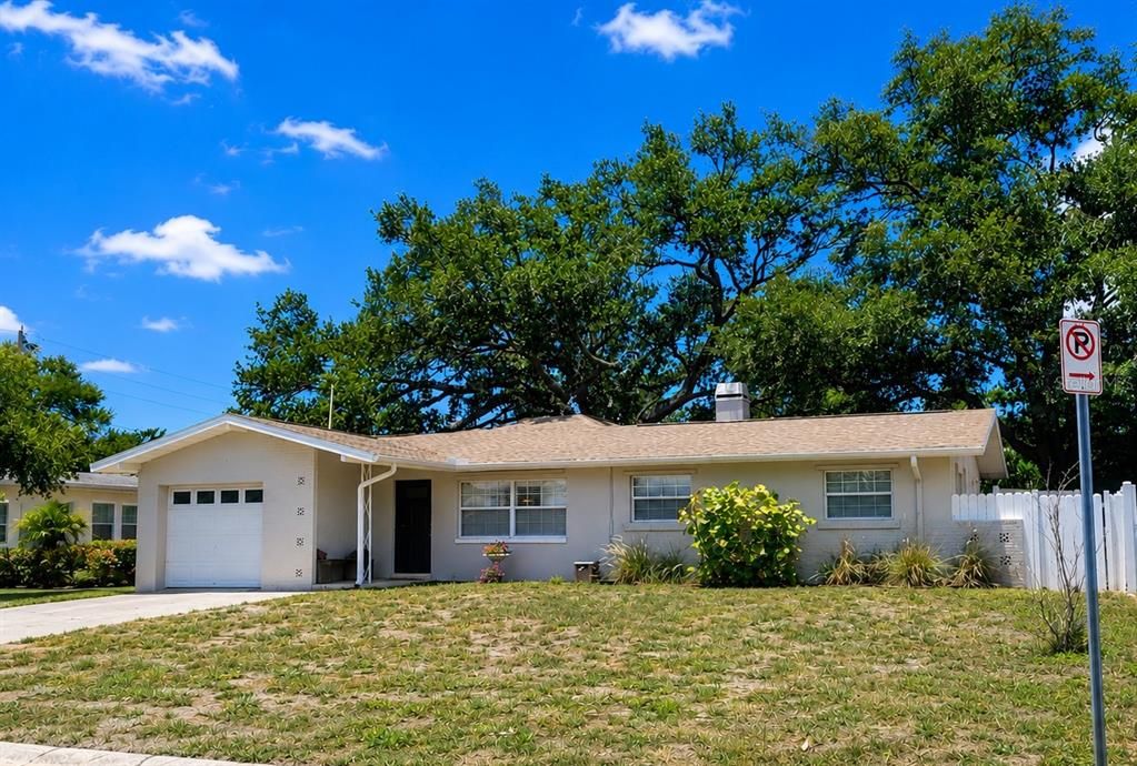 For Rent: $3,300 (4 beds, 2 baths, 1722 Square Feet)