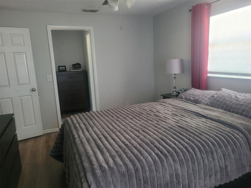 В аренду: $3,300 (4 спален, 2 ванн, 1722 Квадратных фут)