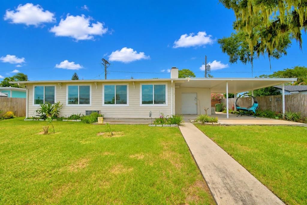 For Sale: $479,000 (2 beds, 2 baths, 965 Square Feet)