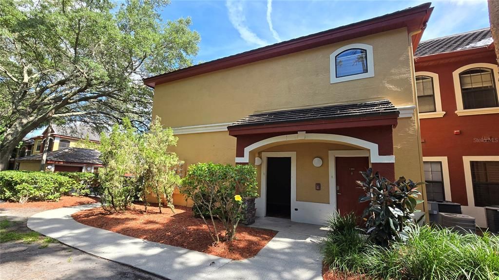 For Rent: $2,150 (3 beds, 2 baths, 1350 Square Feet)