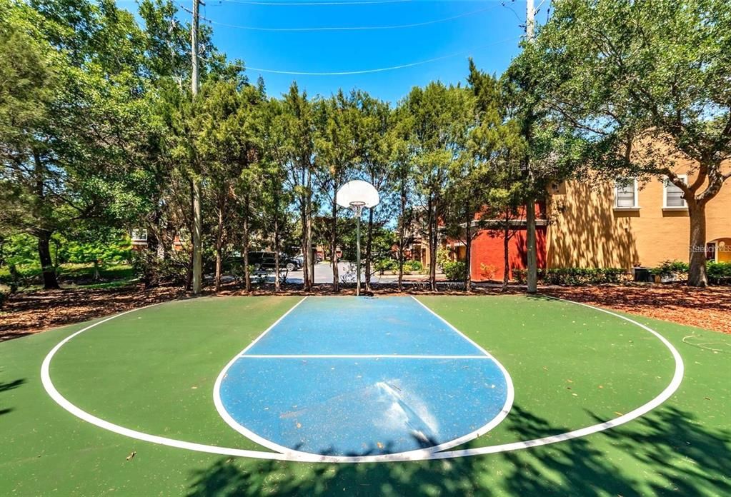 For Rent: $2,150 (3 beds, 2 baths, 1350 Square Feet)