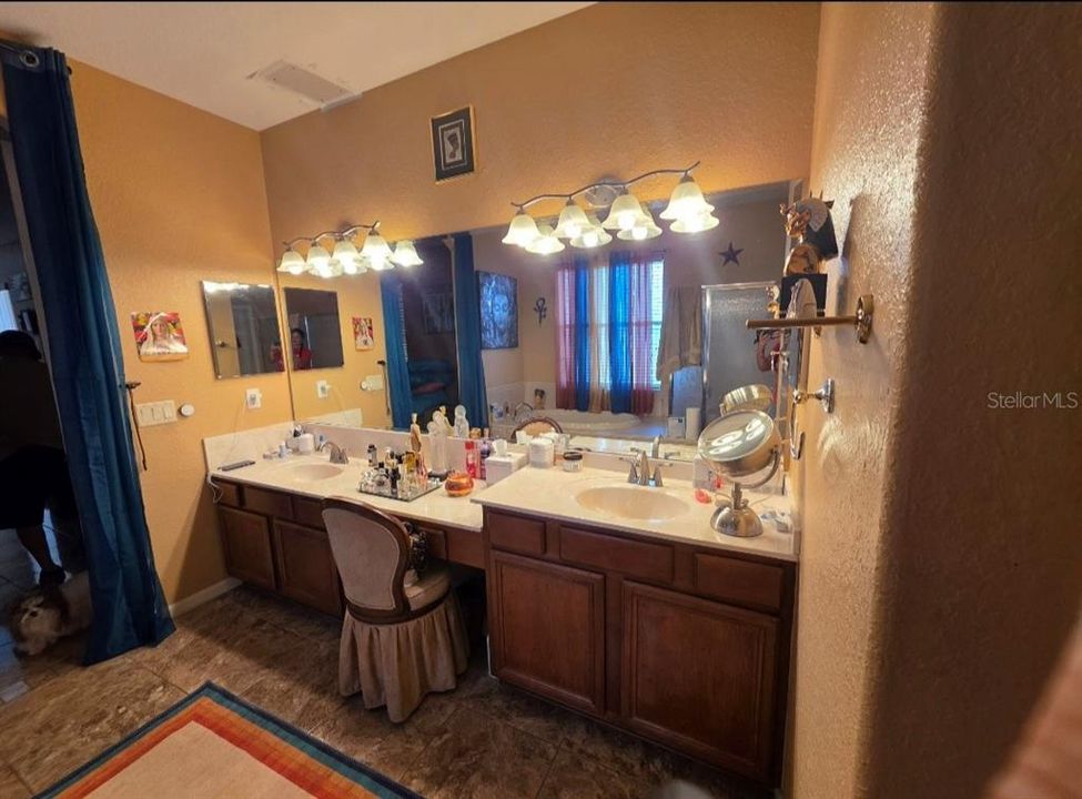 For Sale: $470,000 (4 beds, 3 baths, 3127 Square Feet)