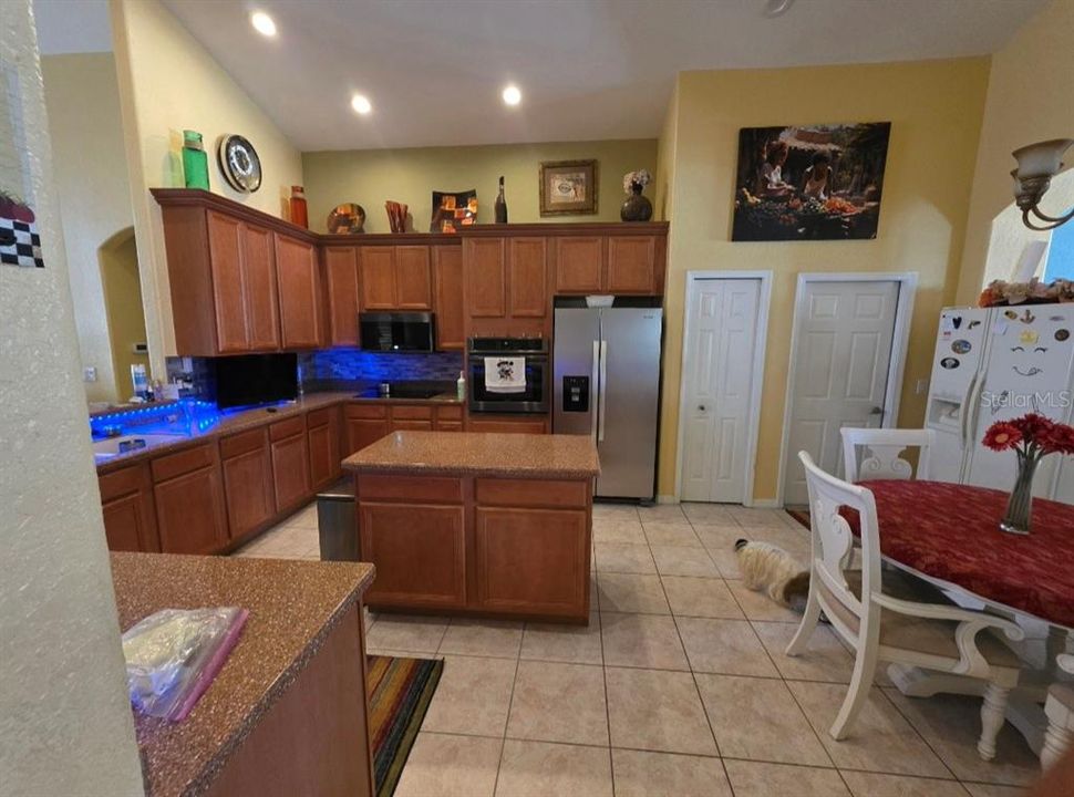For Sale: $470,000 (4 beds, 3 baths, 3127 Square Feet)