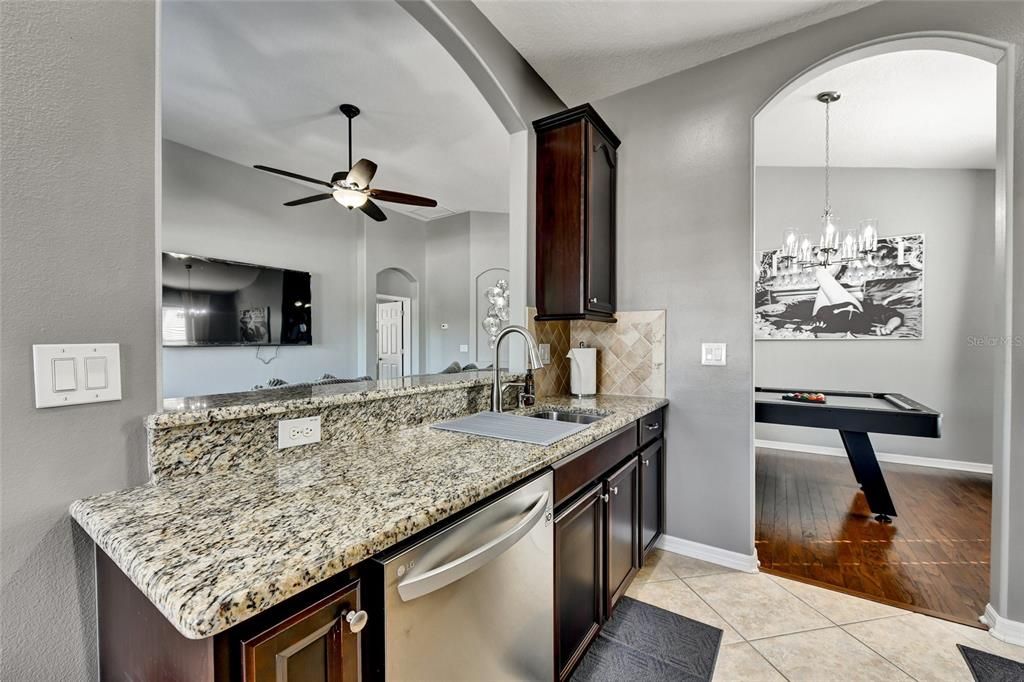For Sale: $420,000 (3 beds, 2 baths, 1716 Square Feet)