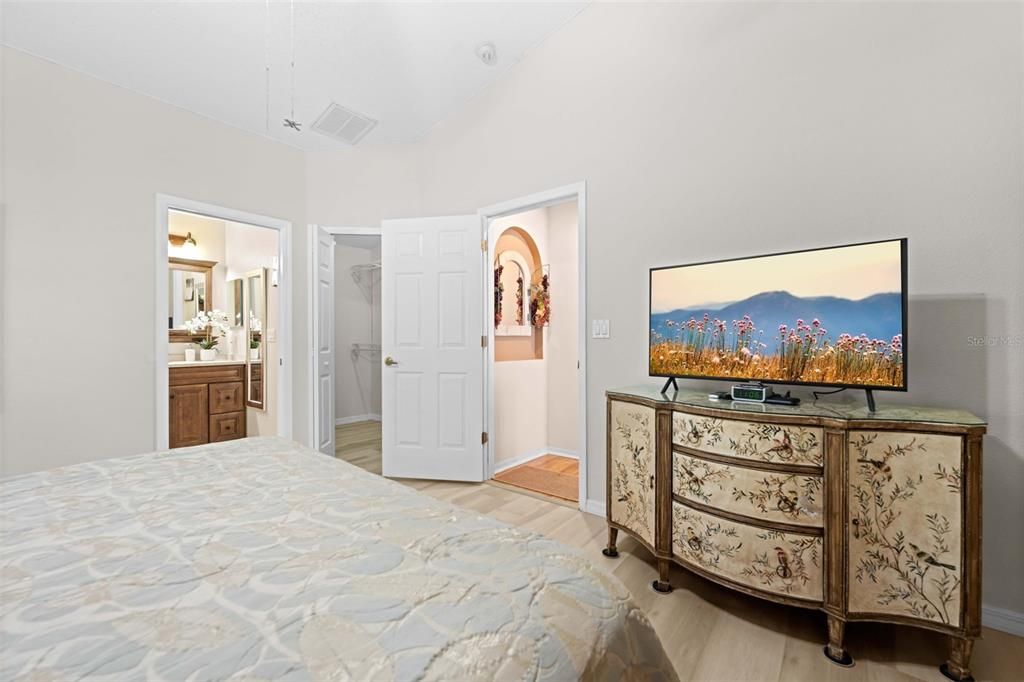 For Sale: $260,000 (2 beds, 2 baths, 1498 Square Feet)