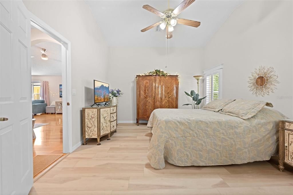 For Sale: $260,000 (2 beds, 2 baths, 1498 Square Feet)