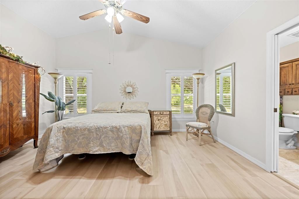 For Sale: $260,000 (2 beds, 2 baths, 1498 Square Feet)