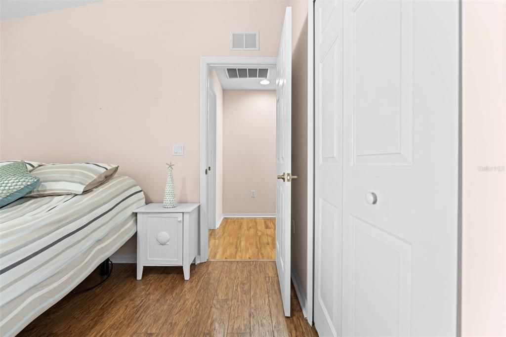 For Sale: $260,000 (2 beds, 2 baths, 1498 Square Feet)