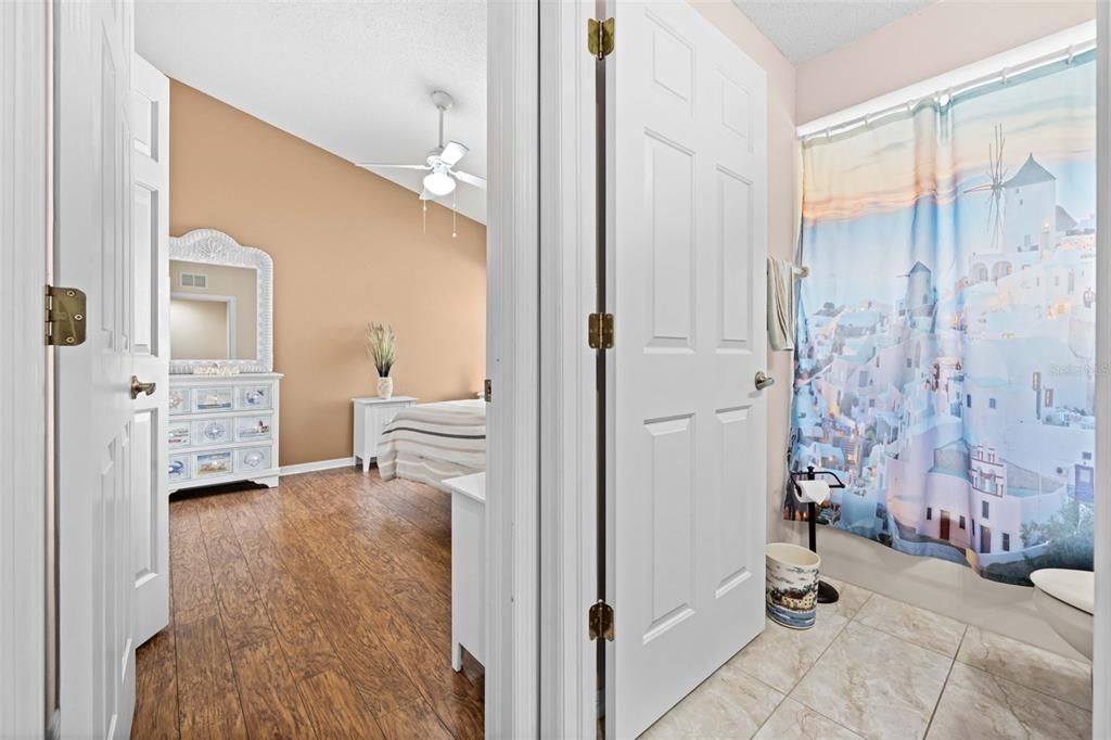 For Sale: $260,000 (2 beds, 2 baths, 1498 Square Feet)