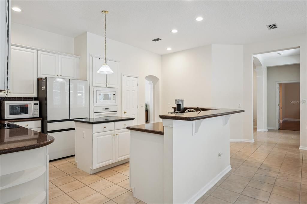 For Sale: $650,000 (4 beds, 3 baths, 2365 Square Feet)