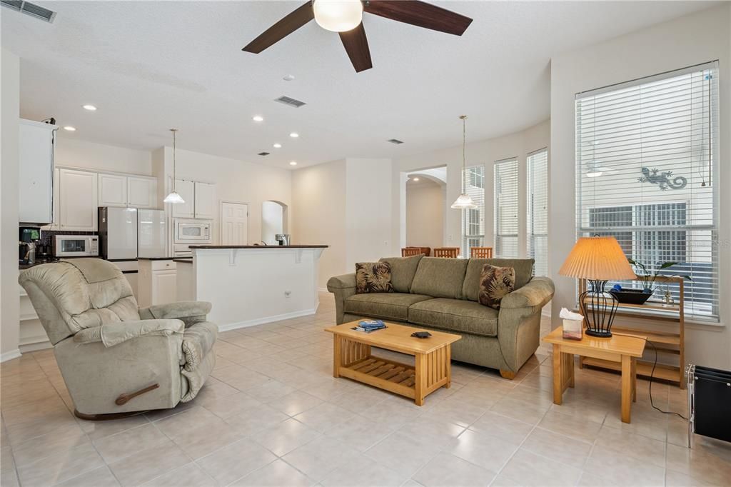 For Sale: $650,000 (4 beds, 3 baths, 2365 Square Feet)