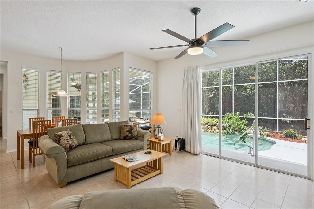 For Sale: $650,000 (4 beds, 3 baths, 2365 Square Feet)