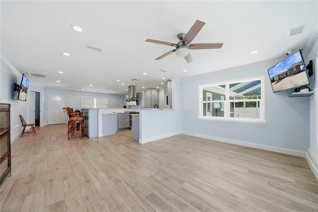 For Sale: $599,999 (3 beds, 2 baths, 1380 Square Feet)