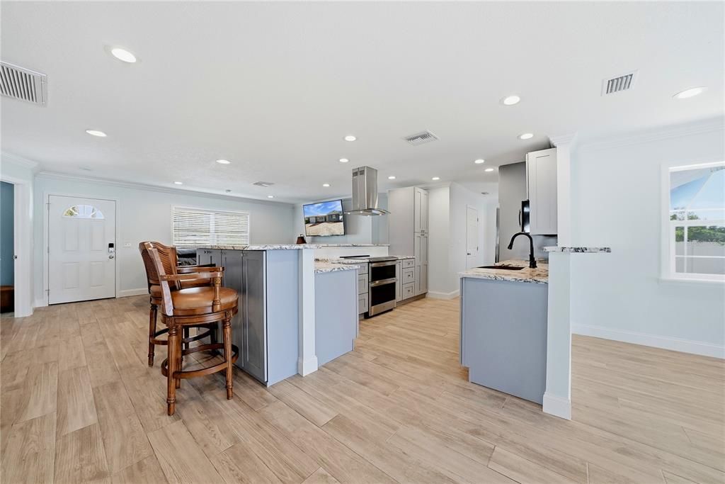 For Sale: $599,999 (3 beds, 2 baths, 1380 Square Feet)