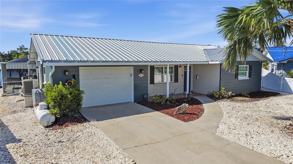 For Sale: $599,999 (3 beds, 2 baths, 1380 Square Feet)