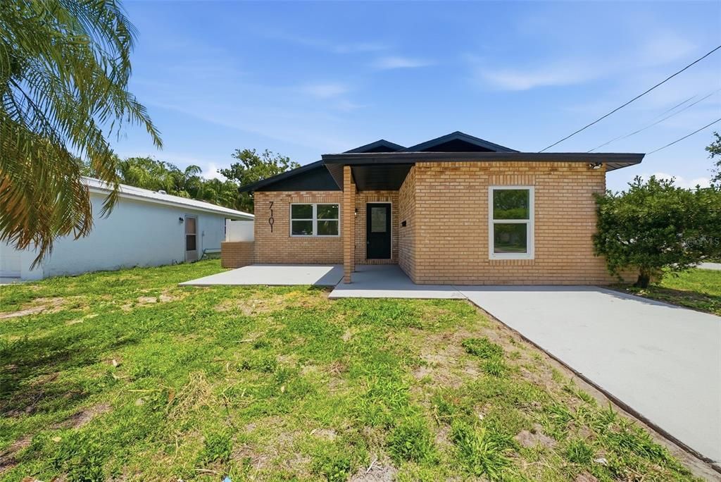 En Venta: $395,000 (3 camas, 2 baños, 1296 Pies cuadrados)