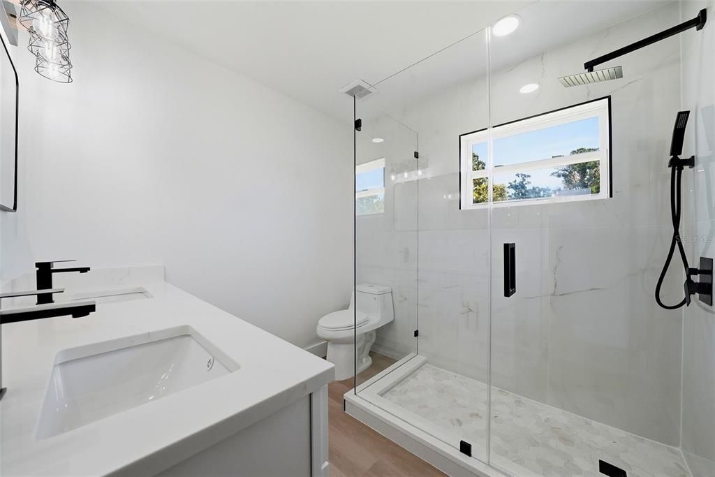 En Venta: $395,000 (3 camas, 2 baños, 1296 Pies cuadrados)