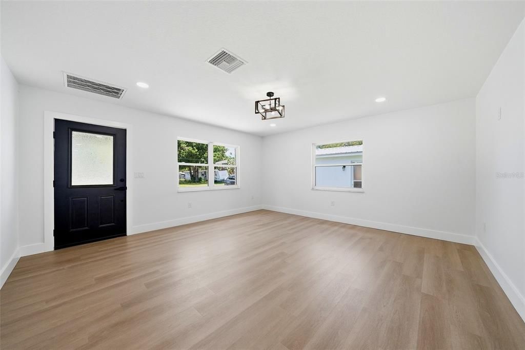 En Venta: $395,000 (3 camas, 2 baños, 1296 Pies cuadrados)