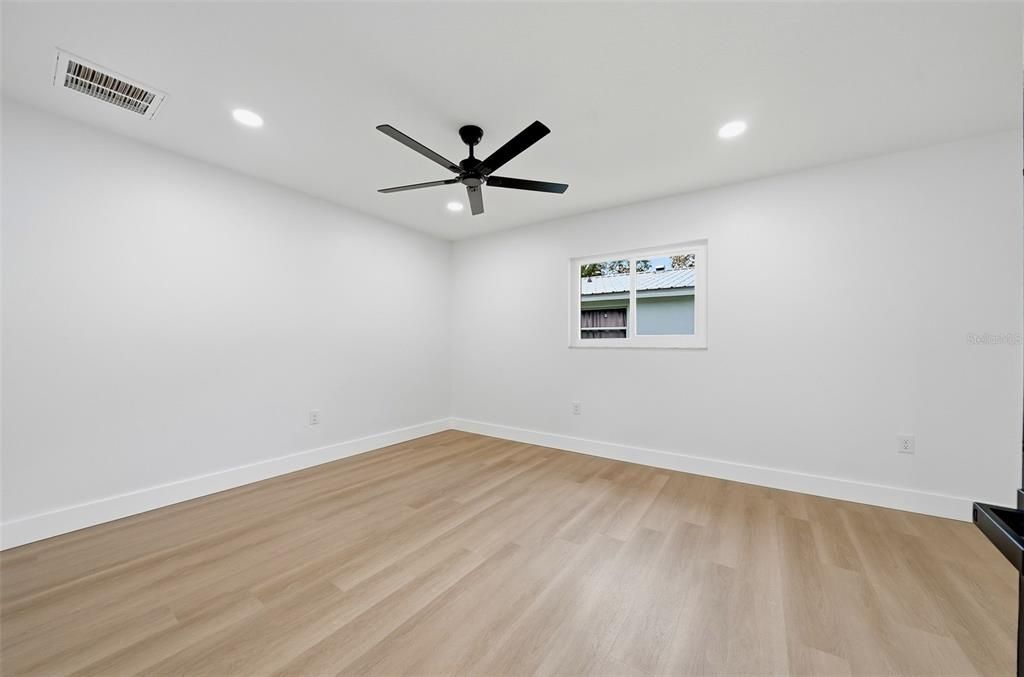En Venta: $395,000 (3 camas, 2 baños, 1296 Pies cuadrados)