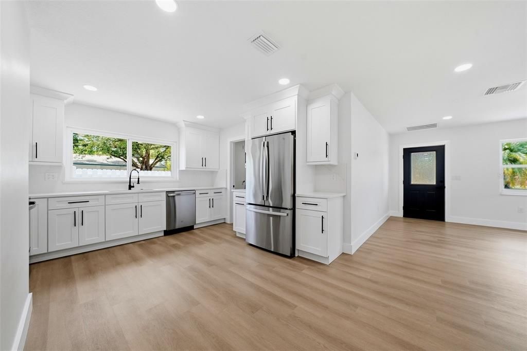 En Venta: $395,000 (3 camas, 2 baños, 1296 Pies cuadrados)
