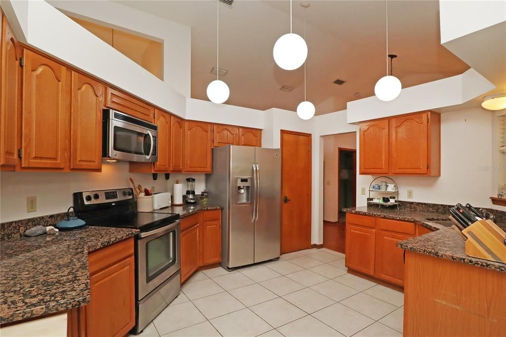 For Rent: $3,500 (4 beds, 2 baths, 2148 Square Feet)