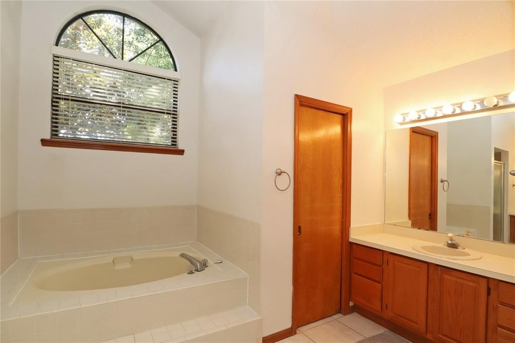For Rent: $3,500 (4 beds, 2 baths, 2148 Square Feet)