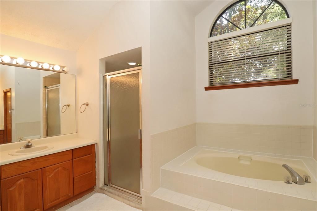 For Rent: $3,500 (4 beds, 2 baths, 2148 Square Feet)