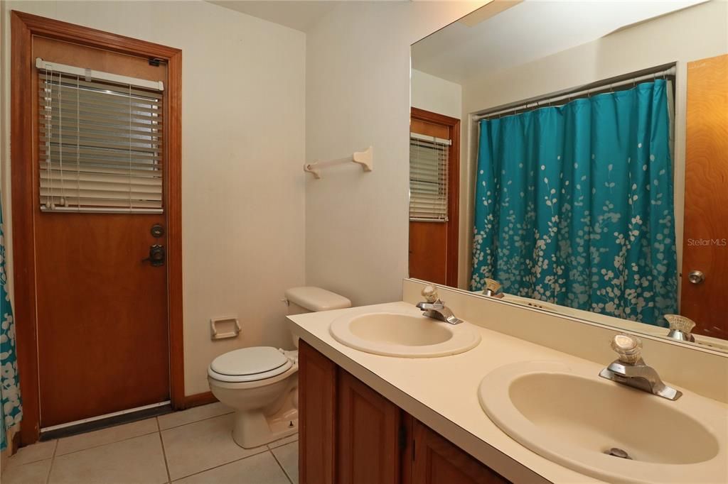 For Rent: $3,500 (4 beds, 2 baths, 2148 Square Feet)