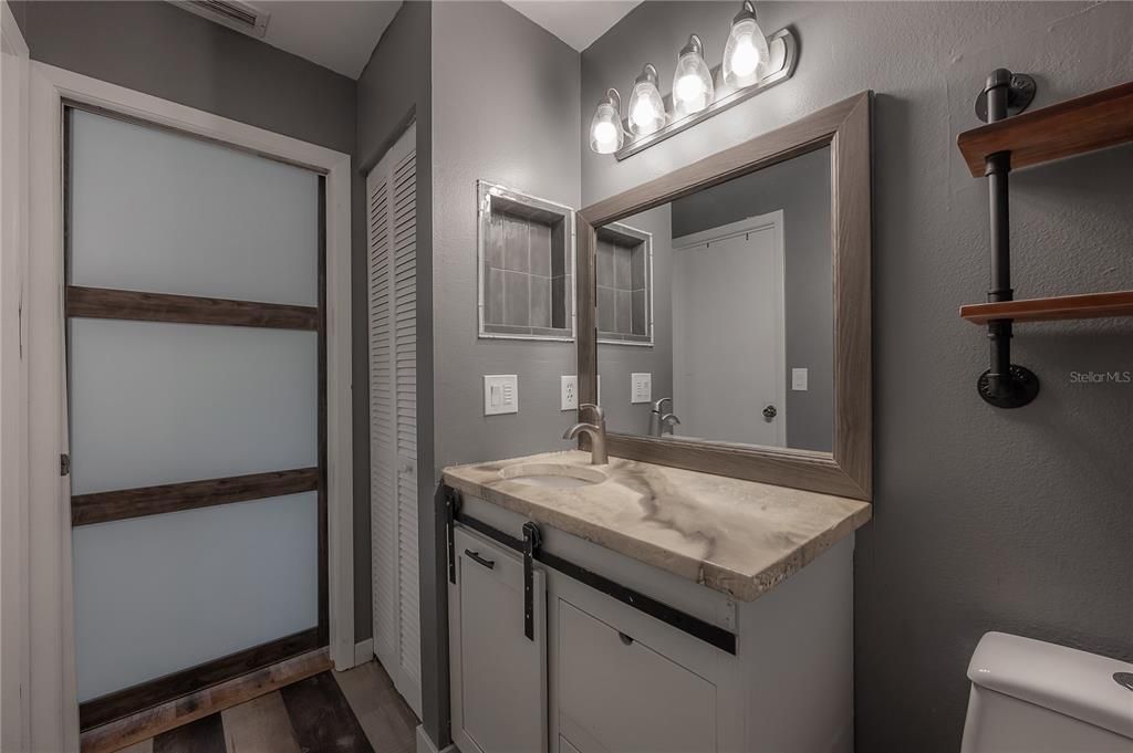 En Venta: $370,000 (3 camas, 2 baños, 1124 Pies cuadrados)