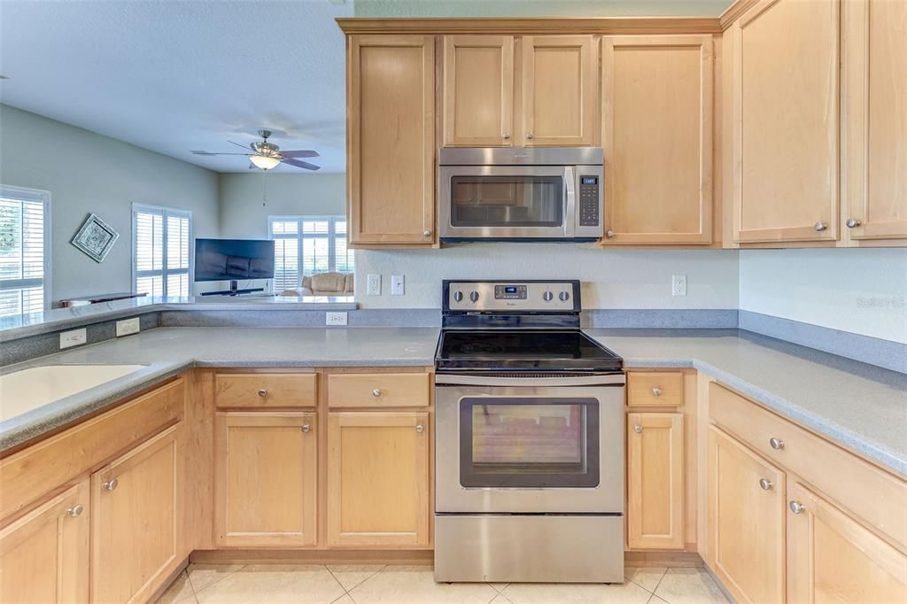 For Sale: $519,900 (3 beds, 2 baths, 1896 Square Feet)