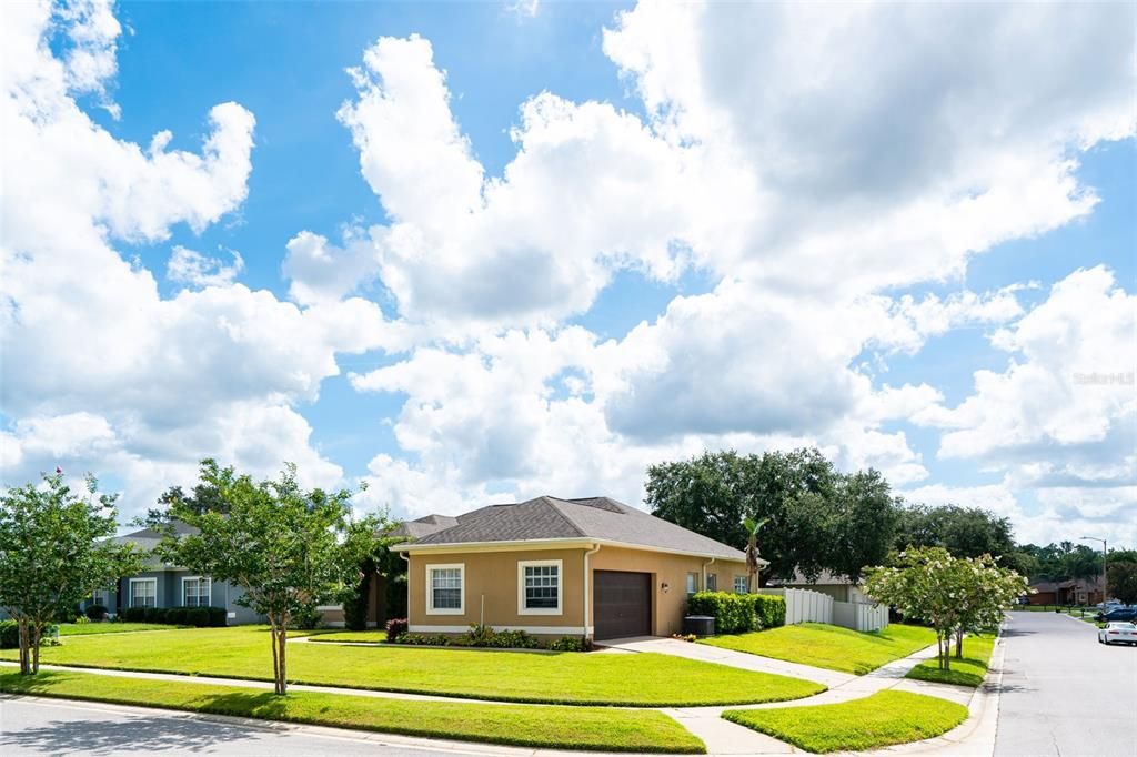 For Sale: $519,900 (3 beds, 2 baths, 1896 Square Feet)