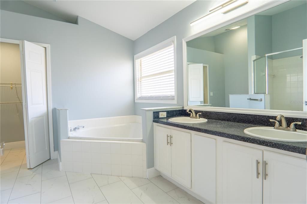For Rent: $3,250 (4 beds, 3 baths, 1740 Square Feet)