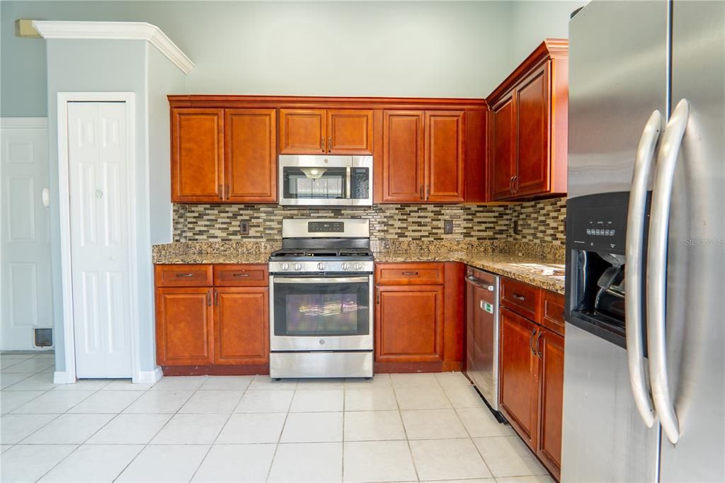 For Rent: $3,250 (4 beds, 3 baths, 1740 Square Feet)