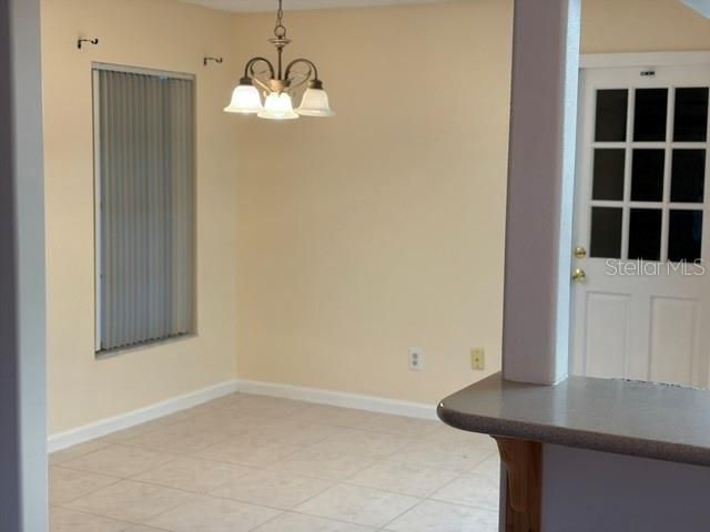 For Rent: $2,300 (3 beds, 2 baths, 1718 Square Feet)