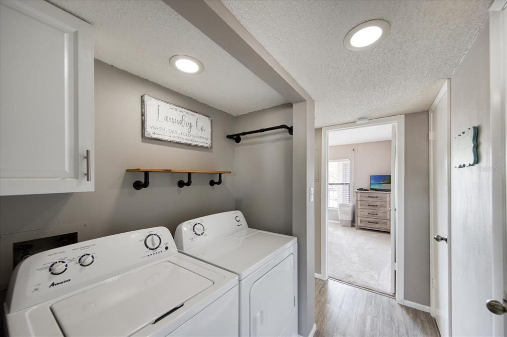 For Sale: $399,900 (2 beds, 2 baths, 1250 Square Feet)