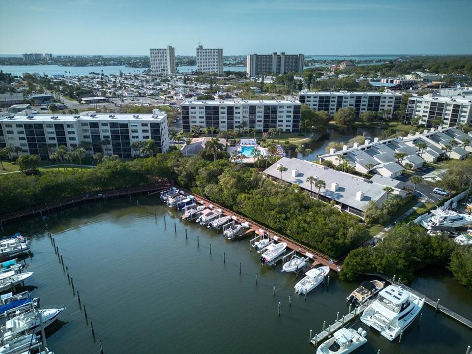 For Sale: $399,900 (2 beds, 2 baths, 1250 Square Feet)