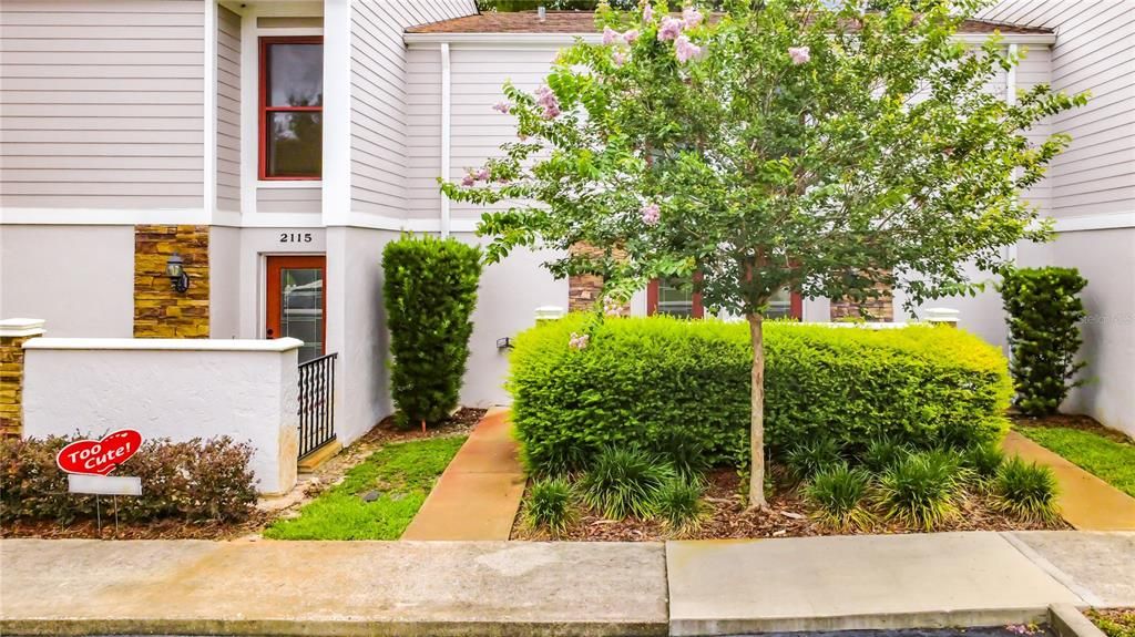 For Rent: $1,300 (2 beds, 1 baths, 1260 Square Feet)