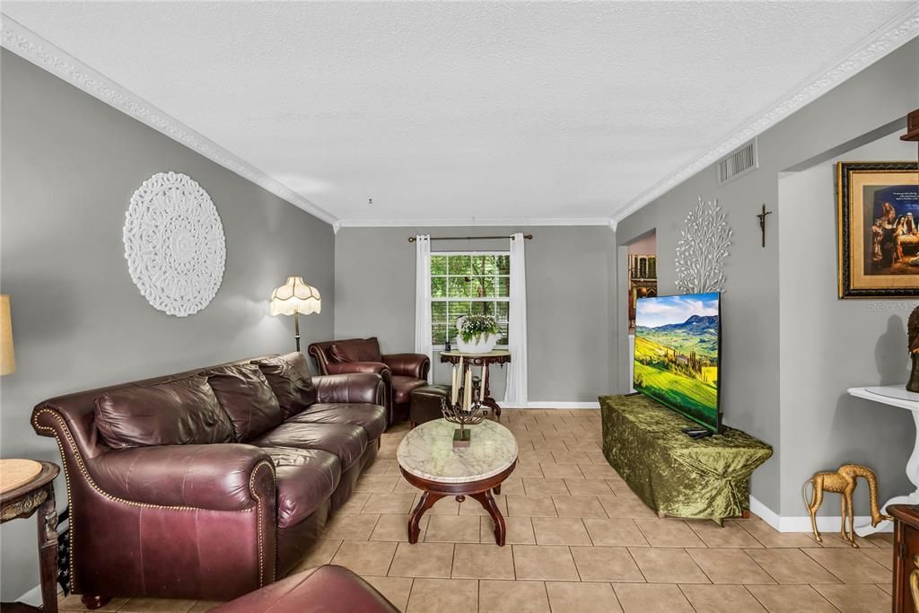 На продажу: $299,900 (3 спален, 2 ванн, 1680 Квадратных фут)
