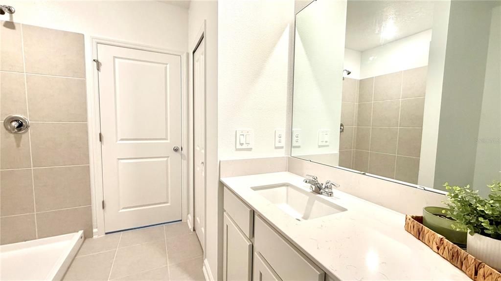 В аренду: $2,400 (5 спален, 2 ванн, 2326 Квадратных фут)