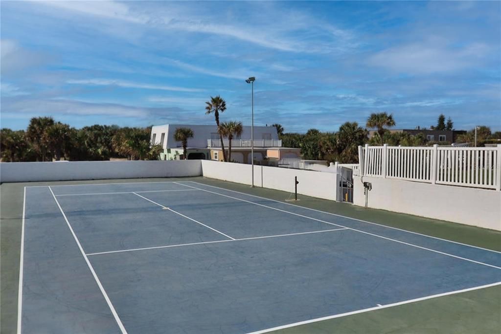 For Sale: $398,000 (2 beds, 2 baths, 1107 Square Feet)