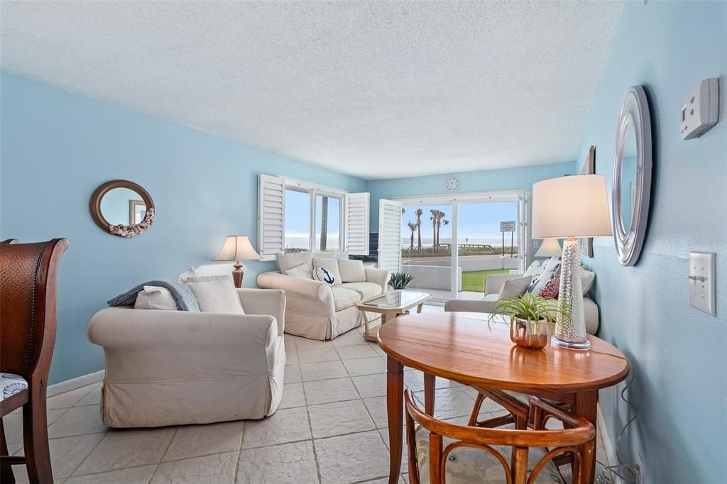 For Sale: $398,000 (2 beds, 2 baths, 1107 Square Feet)
