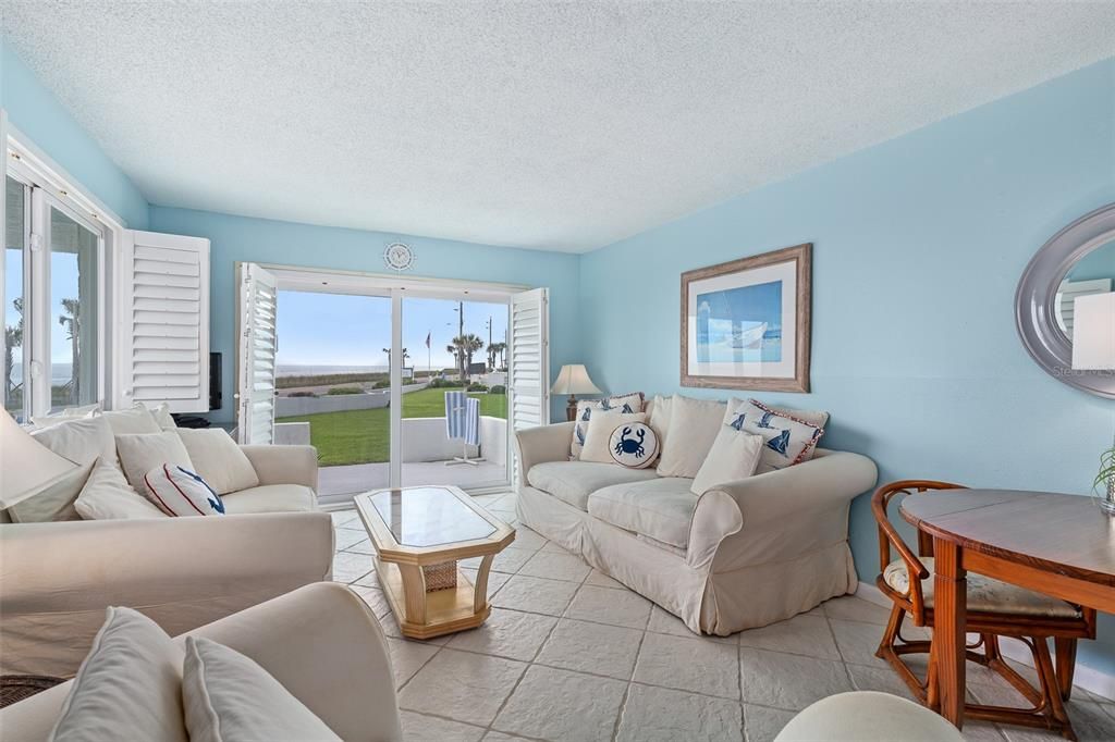 For Sale: $398,000 (2 beds, 2 baths, 1107 Square Feet)