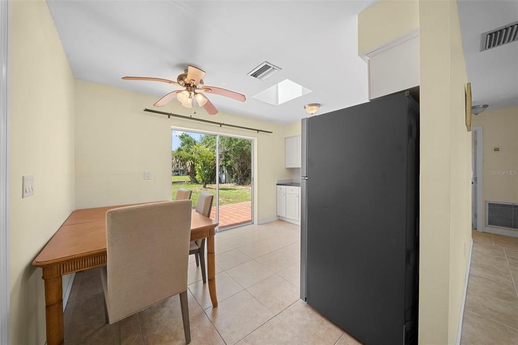 For Sale: $345,000 (3 beds, 2 baths, 1170 Square Feet)